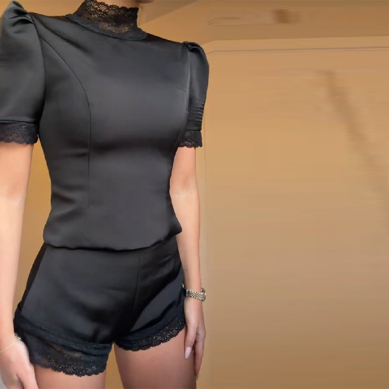 Shoulder Pad Set In - Nieuwe satijnen kant-rand top en short
