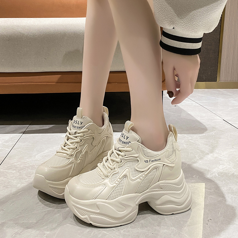 Verhoogde sneakers voor dames  - Sewing New recensie en prijs