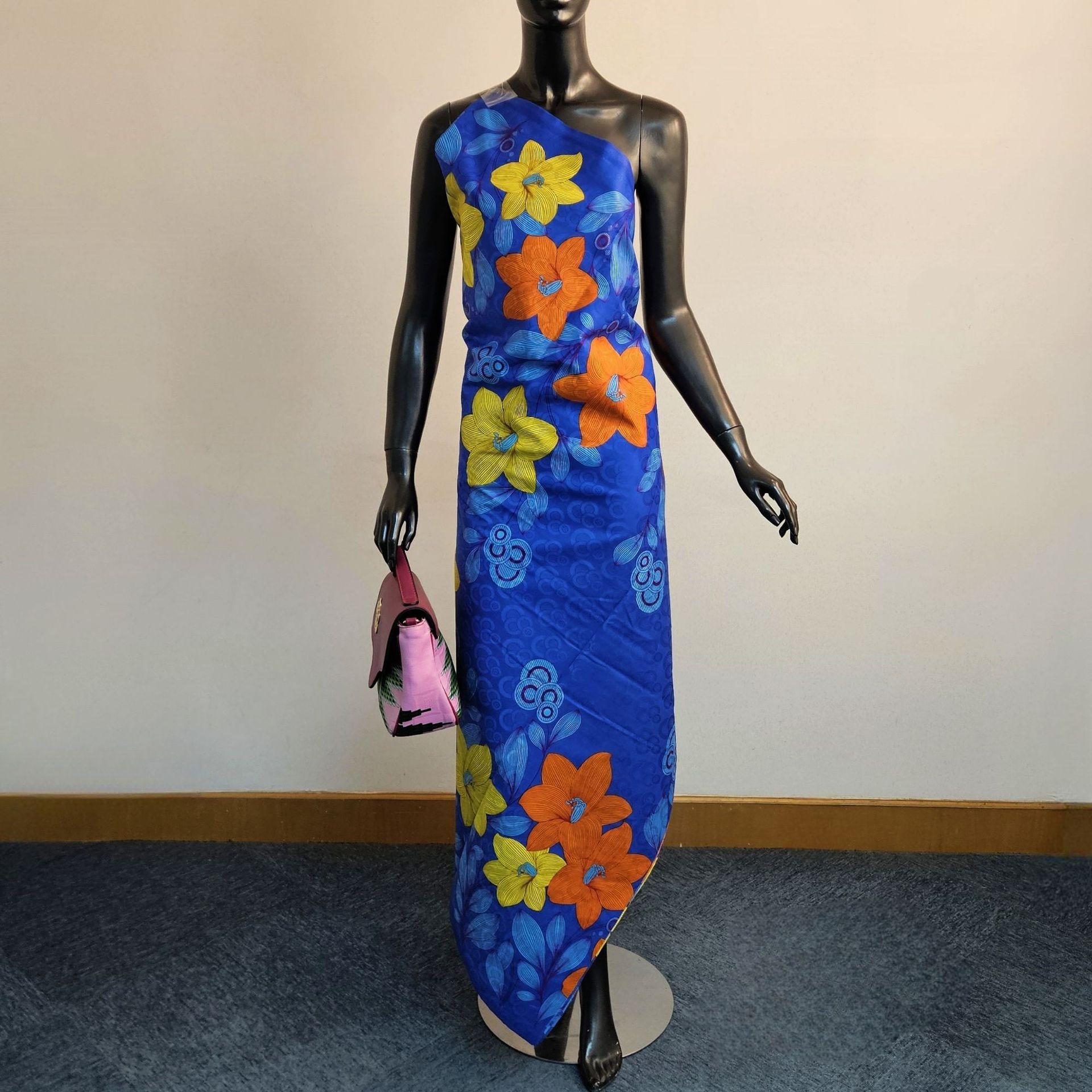 Bloemen bedrukt op paars blauw - Sewing Batik Fabric recensie en prijs