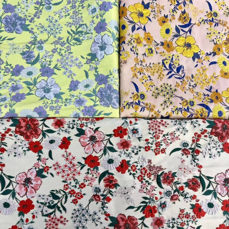 Rode kleine bloemenjacquardsto - Vintage Sewing Textile recensie en prijs