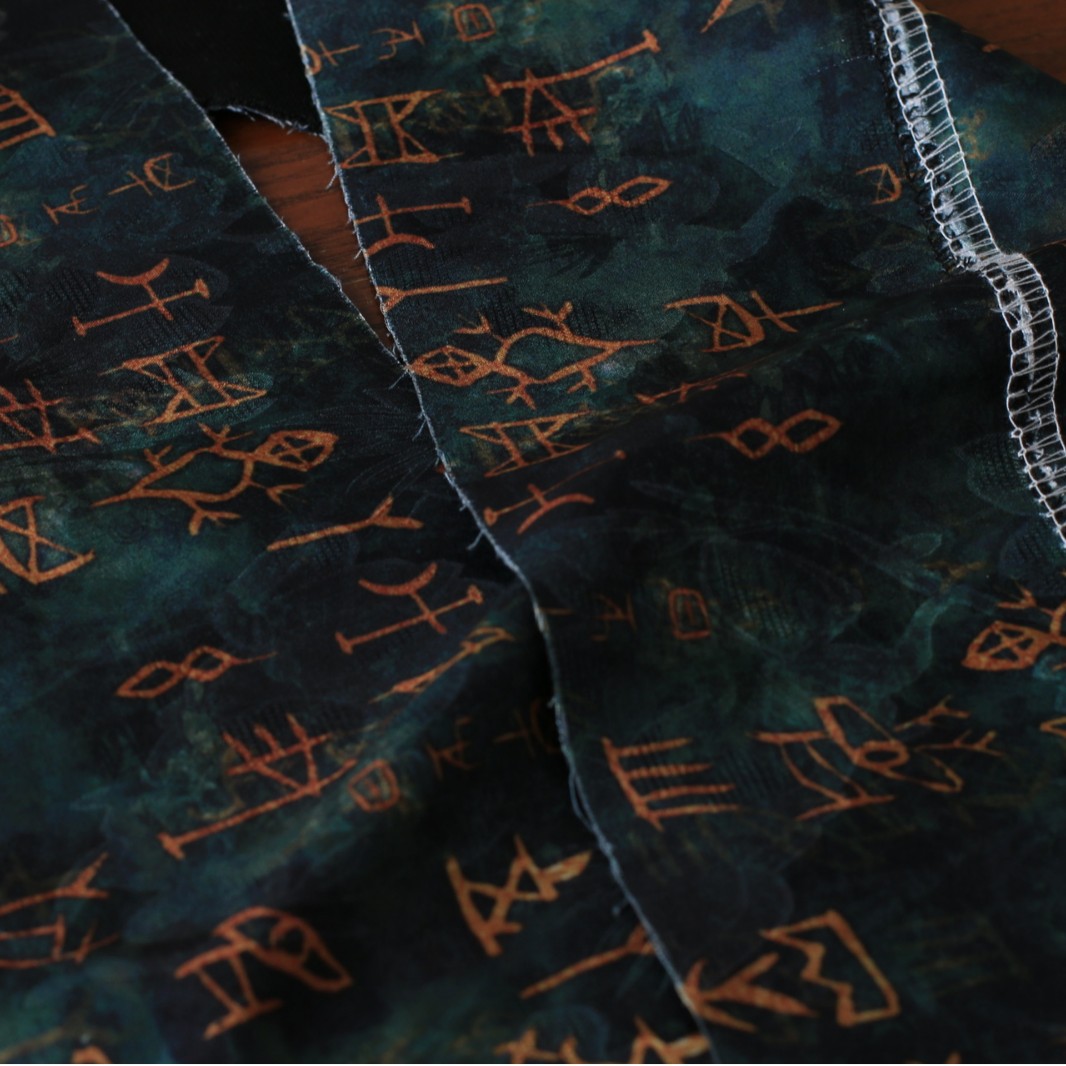 Oracle Bone Script Jacquard Re - Sewing Tie Dye recensie en prijs