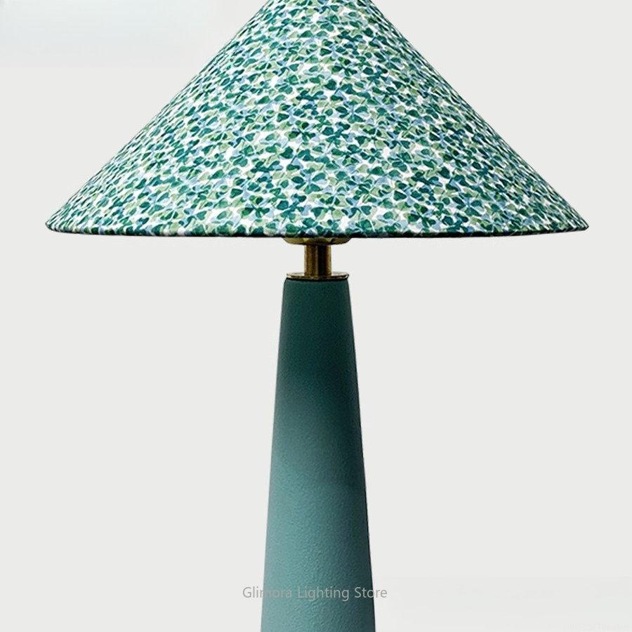 Blauwgroene tafellamp in parap - Century Textile & Sewing Supply Hours recensie en prijs
