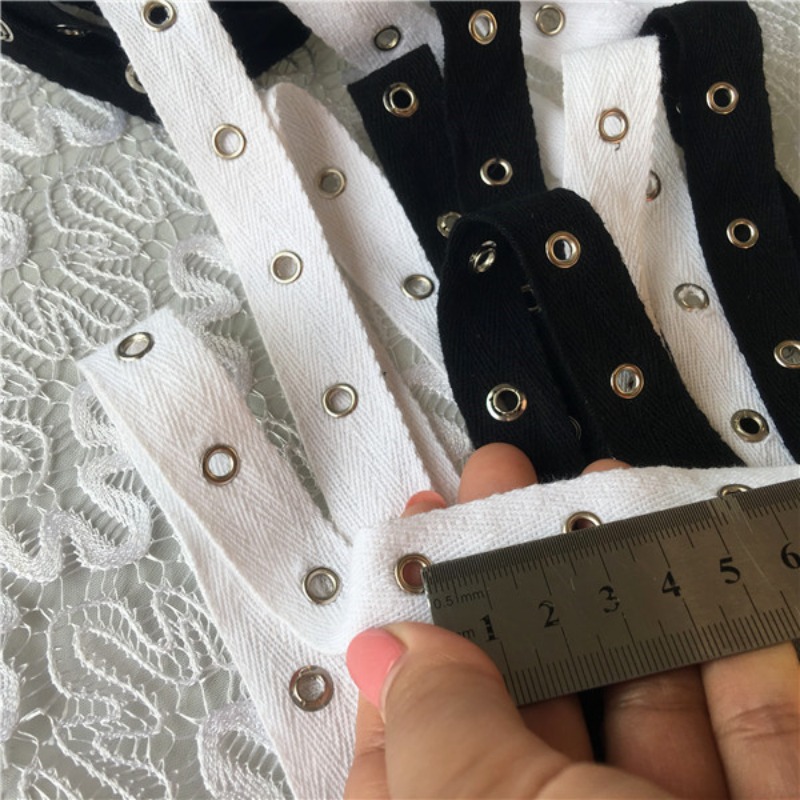 Zwart En Wit Katoen Webbing Me - Sewing Eyelet Fabric recensie en prijs