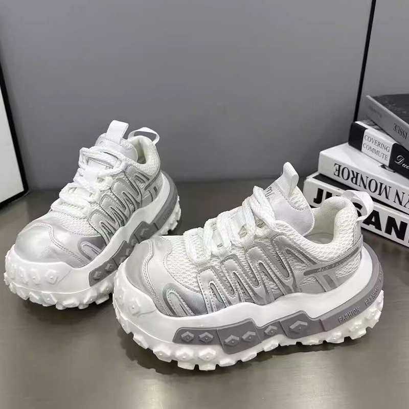 Hoge kwaliteit dikke sneakers  - Sewing Latex recensie en prijs