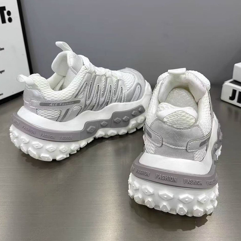 Hoge kwaliteit dikke sneakers  - Sewing Latex recensie en prijs